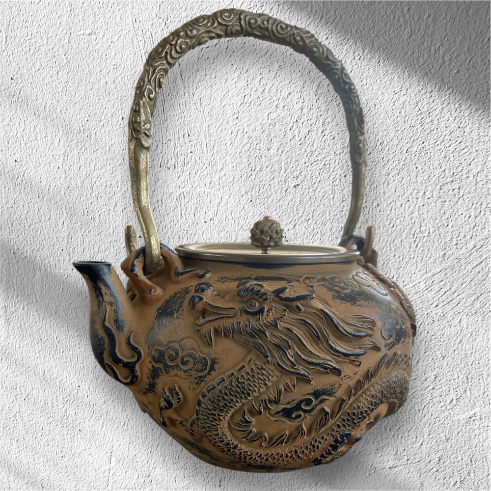 Like new-Dragon Motif Brown and Gold Teapot- Heavy iron. A gorgeous piece.🐲🐉🍵